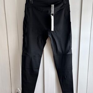 Sleek Black Athletic Leggings NWT